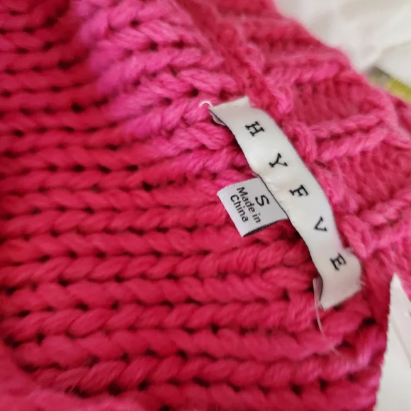 Sweater - Picture 10 of 11